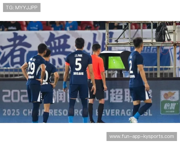 三镇门将失误送礼？青岛海牛主场收获三分，送亚泰提前一轮降级！