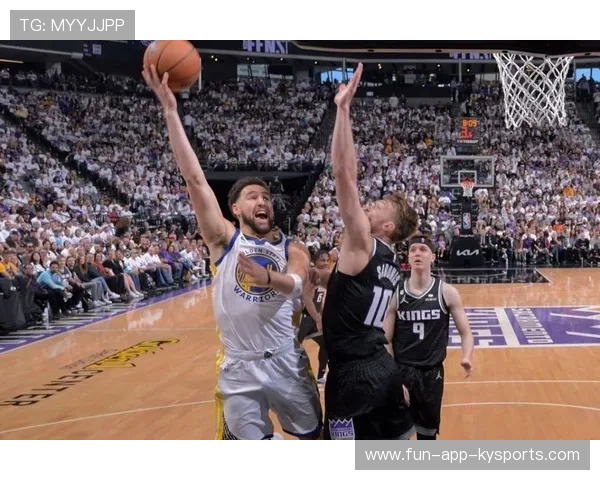 勇士替补席接力发力,克莱再现神射手状态 勇士替补席接力发力,克莱再现神射手状态